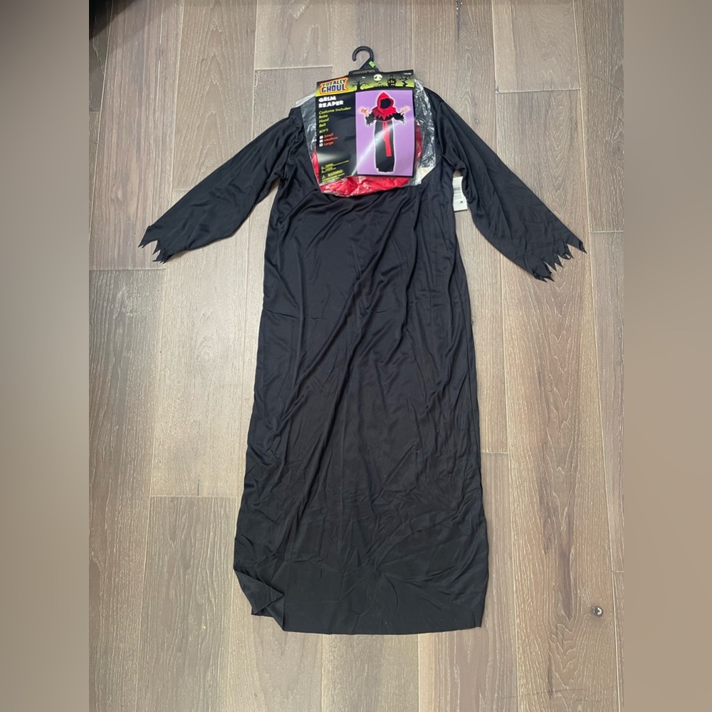 Totally Ghoul Grim Reaper costume. NWT. Includes: robe, hood, belt(hs)